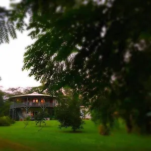 Bed & Breakfast Tropical Round House, Pahoa